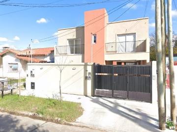 TU HOGAR ESPERADO! DUPLEX EN PREFECTO ESTADO! A 7 CUADRAS DE LA AV. BOLUVERAD