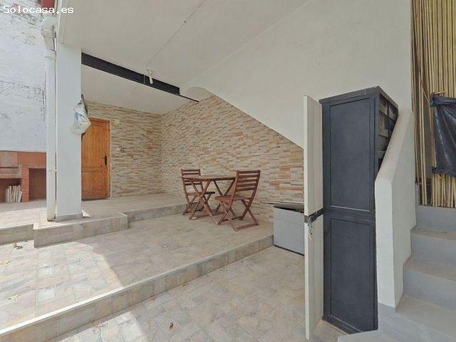 Tu hogar ideal: Casa reformada con solárium y vistas al mar y montaña