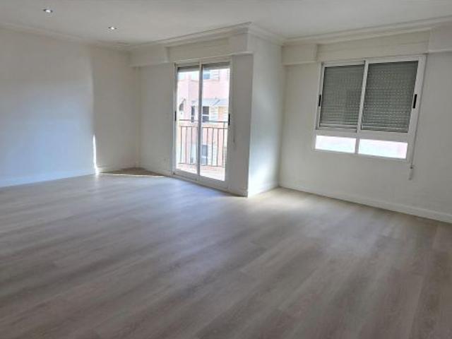 ¡Tu hogar ideal en Elche! Luminoso y acogedor piso en Toscar por solo €188,000