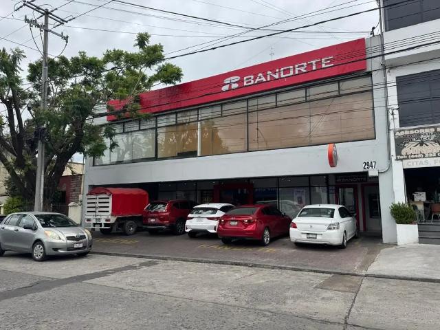 Tu negocio merece más que un espacio. Merece presencia, prestigio y poder