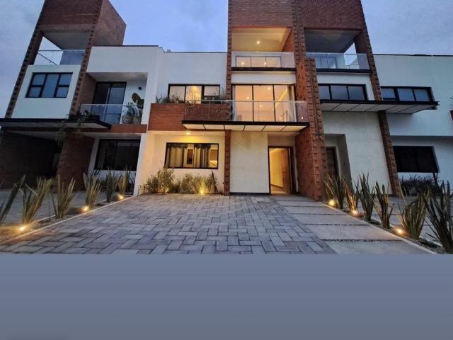 TU NUEVA RESIDENCIA EN METEPEC CON JARD?N Y ROOF GARDEN CERCANA A GALER?AS METEPEC