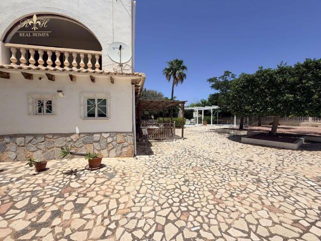Tu nuevo hogar en El Albir: confort, tranquilidad y espacios al aire libre