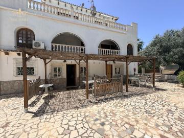 Tu nuevo hogar en El Albir: confort, tranquilidad y espacios al aire libre