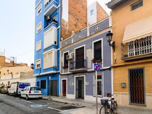 Tu nuevo hogar en El Cabanyal: reforma integral, patio y ubicación privilegiada
