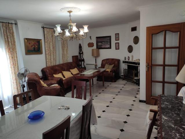 ¡Tu Nuevo Hogar en el Corazón de Cabra por Solo €176,000!