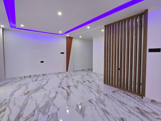 ¡Tu nuevo hogar en Elche, zona Toscar! ✨