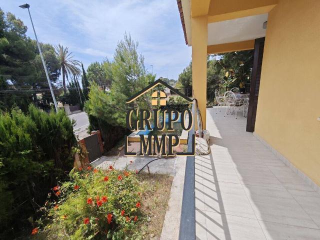 Tu Nuevo Hogar Familiar en El Grao: Espacio, Tranquilidad y Playa a un Paso