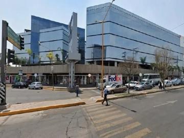 ¡Tu Nuevo Negocio Comienza Aquí! Local en Venta o Renta en Plaza Kristal