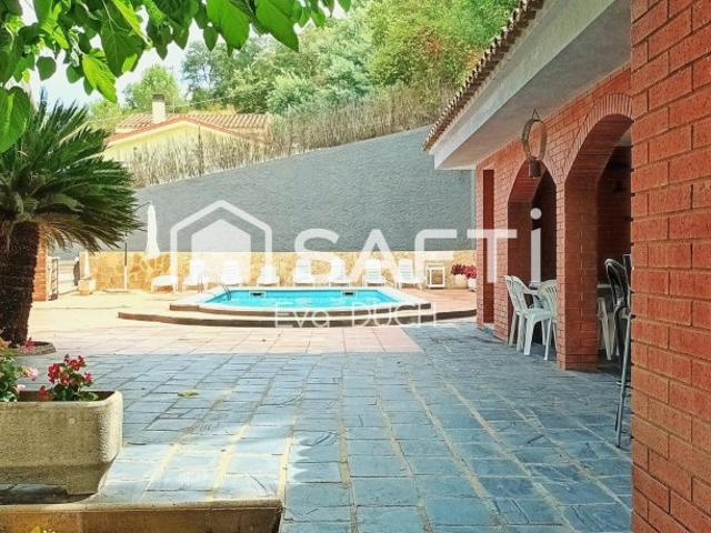 Tu oasis con piscina, buhardilla y licencia turística en Mas Altaba