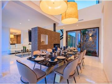 Tu Paraiso Exclusivo: Villa de Lujo con 4 Dormitorios, 4 baños y Piscina Privada
