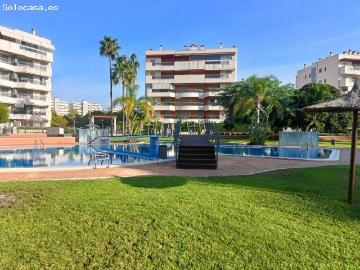 ¡Tu Paraíso en la Playa te Espera! Espectacular Cuarta Planta con Vistas Despejadas en Arenales del