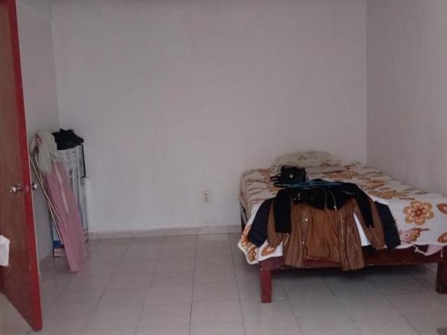 ¡Tu próxima casa te espera en Iztapalapa! Amplia propiedad de 3 niveles con exce