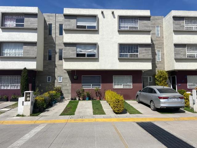 ¡Tu próximo hogar te espera en Fraccionamiento Villas Xaltipa IIA! Comodidad, Luz y Espacios Amplios