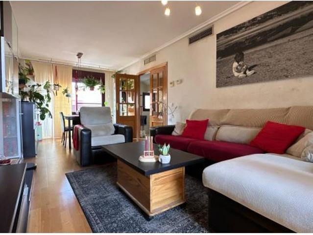 ¡TU PRÓXIMO HOGAR TE ESTÁ ESPERANDO EN UTEBO! CHALET ADOSADO CON PISCINA, JARDÍN Y MUCHO MÁS
