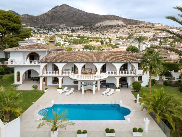 Tu propio paraíso privado: una encantadora villa en el coraz. 744m² Benalmádena