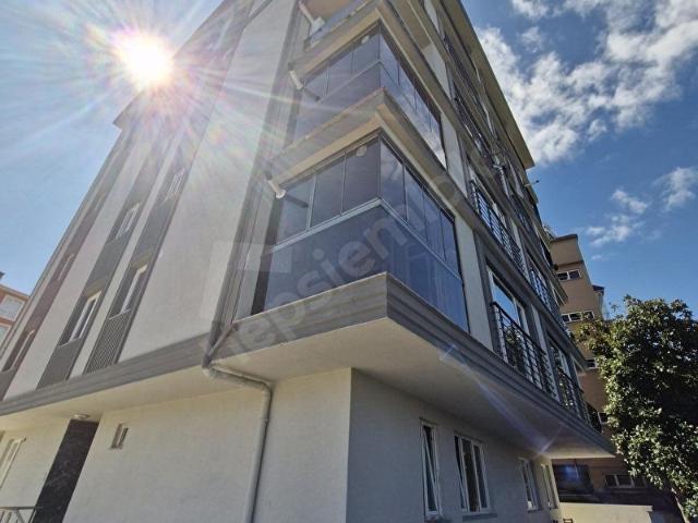 TUĞRA EMLAK'TAN İLÇE EMNİYET MÜDÜRLÜĞÜ YANI 1+1 SATILIK DAİRE