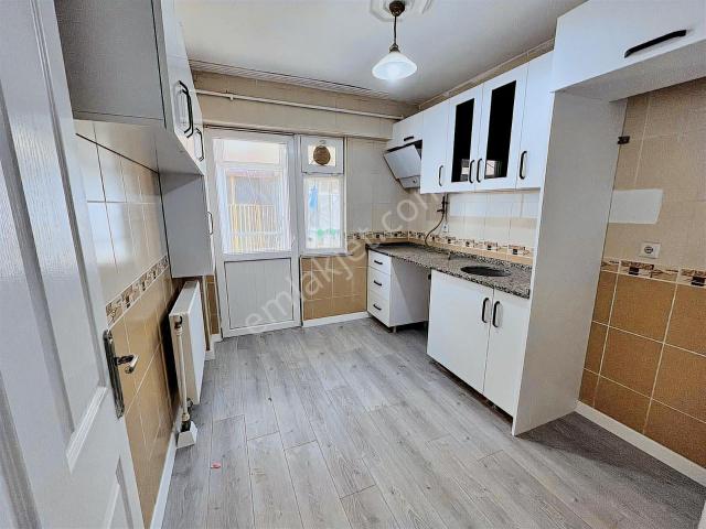 Tuğradan Cezzar Civarı İçi Sıfırlanmış 2+1 Kiralık Daire