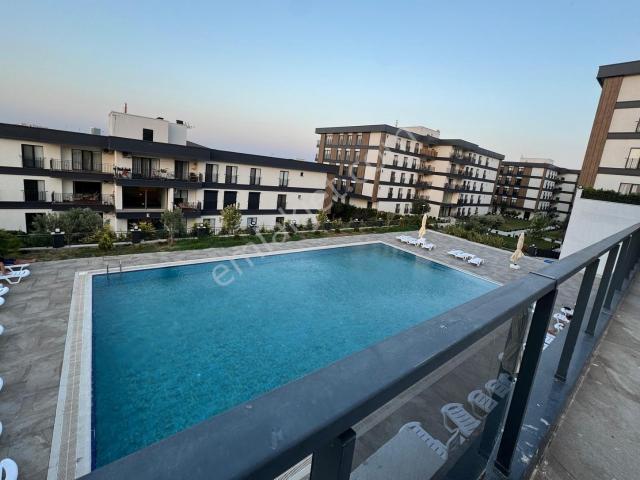 Tuğra'dan Gülpark Ellidokuz Sitesinde Deniz Manzaralı Daire