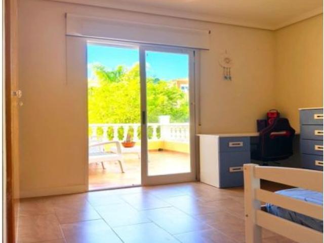 Tu refugio mediterráneo: privacidad, espacio y una villa para disfrutar sin limites