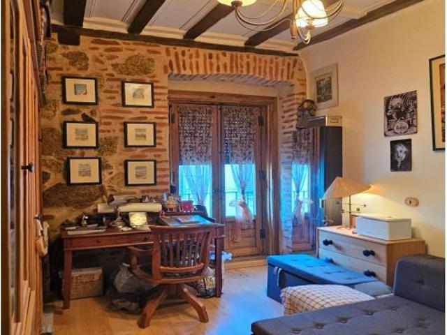 Tu refugio con encanto en el Corazón de La Granja de San Ildefonso. Luz, Montaña y esencia Rústica