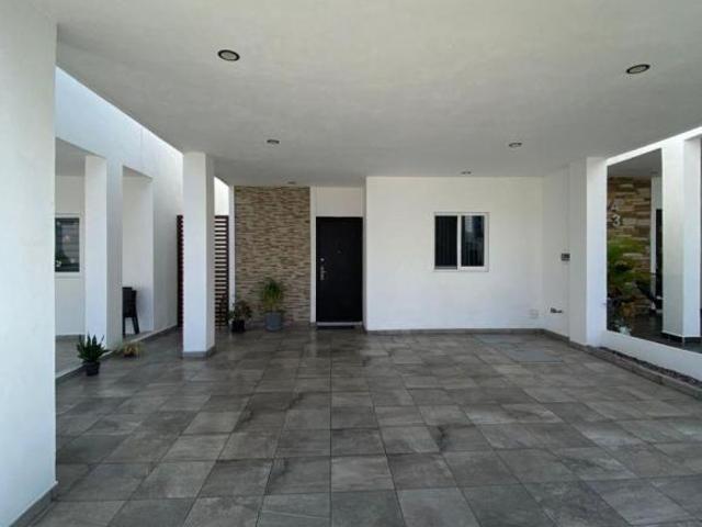 Tu Refugio Familiar en Real del Valle: Tranquilidad, Seguridad y Paz Absoluta, Coto 100% Residencial