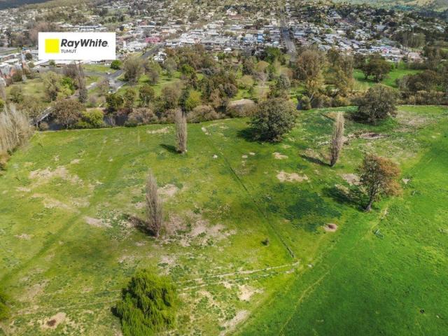 Tumut River Frontage!