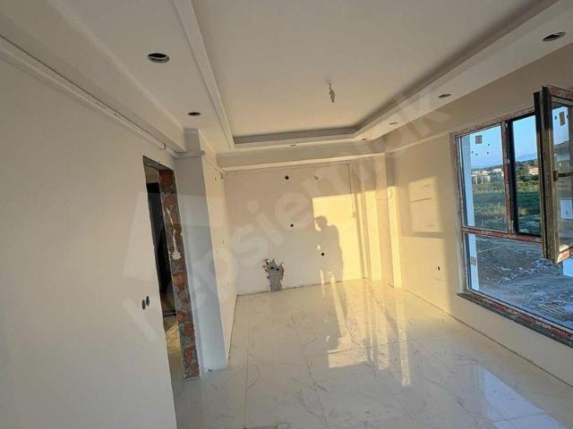 TUNA MAH. ADLİYE LOJMANI YANI SİTE İÇİ 1+1 YERDEN ISITMA DAİRE