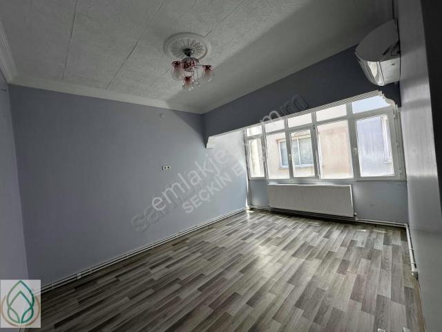 Tuna Mahallesinde Kiralık Doğalgazlı 2+1 Daire