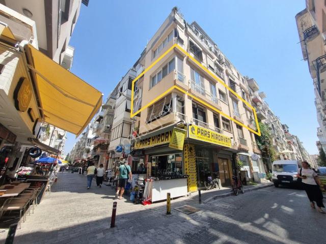 Tuna Mahallesinde Merkezi Konumda Tadilatlı Köşe 3+1