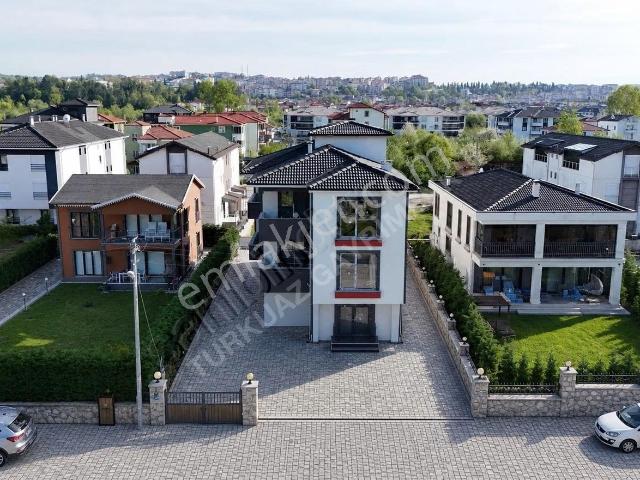 Tuna Mahallesinde Ön Cephe Ara Kat 2+1 Fırsat Daire