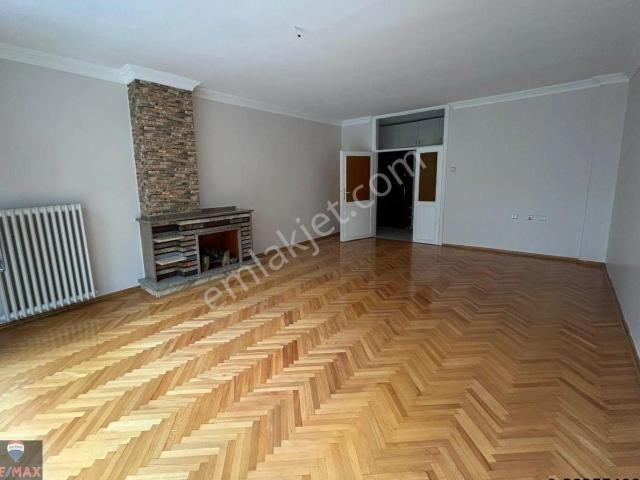 Tunalı Bülten Sokakta 3+1 110 M2 1.kat Kiralık Daire