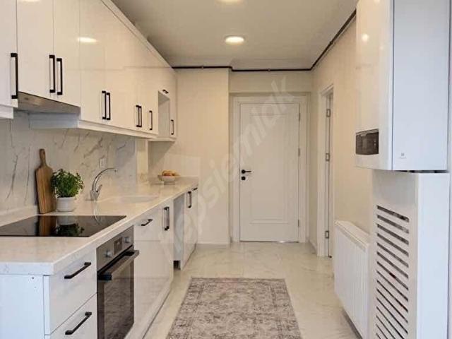TUNALIYA YÜRÜME MESAFESİNDE GENİŞ SIFIR DAİRE