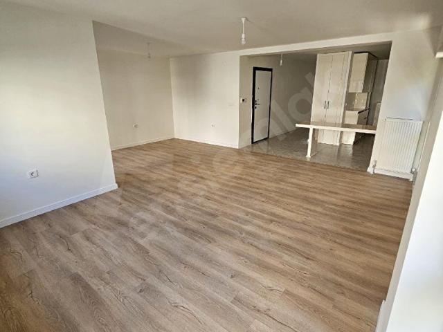 TUNALİHİLMİ CADDESİ BAŞLANGICINDA SIFIR DAİRE KİRALIK