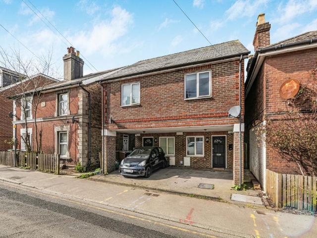 Tunbridge Wells TN1 2 bed house to rent £1,495 pcm £345 pw