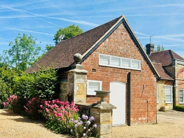 Tunbridge Wells TN3, 1 bed cottage to rent, £1,595 pcm | PrimeLocation