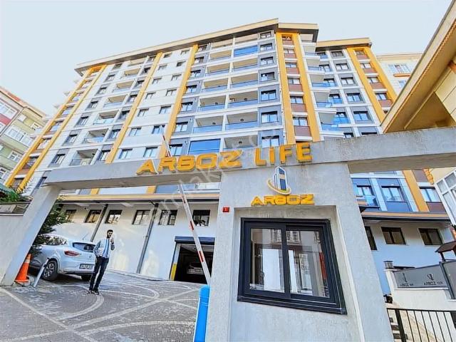 Tuncay'dan Kağıthane'de Sitede 2+1 Eşyasız Satılık Daire