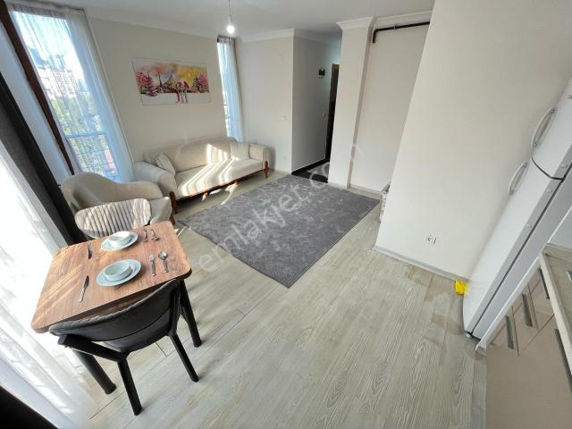 Tuncaydan Şişlide Merkezi Konumda Geniş Ferah 1+1 Eşyalı Daire
