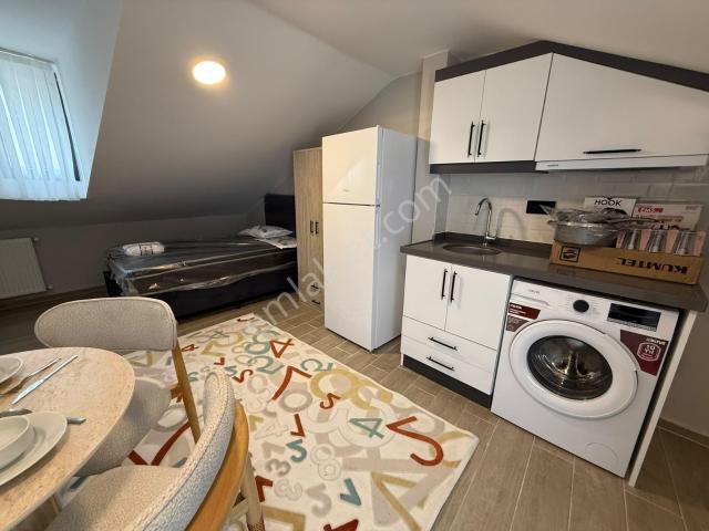Tuncay'dan Şişli'de Yeni Bina Fatr. Dahil Ful Eşyalı Kiralık 1+0
