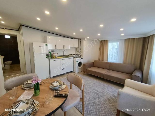 Tuncaydan Metro Metrobüse 7 Dk Mesafede Full Eşyalı 2+1 Daire