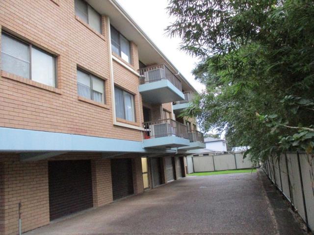 TUNCURRY UNFURNISHED UNIT