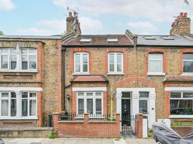 Tunis Road, Shepherd's Bush, London, W12 3 bed terraced house to rent £4,000 pcm £923 pw