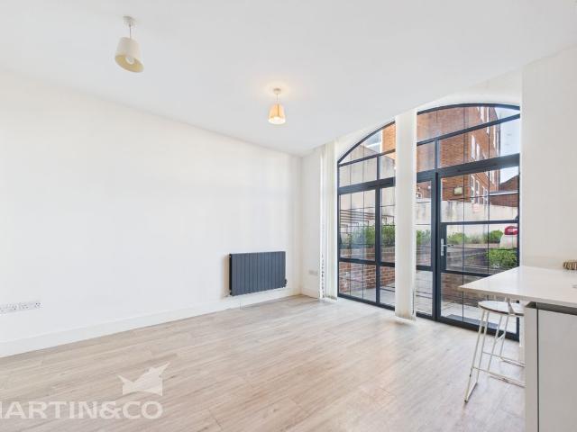 Tunnel Road, Tunbridge Wells, Kent TN1, 2 bed flat to rent, £1,750 pcm | PrimeLocation