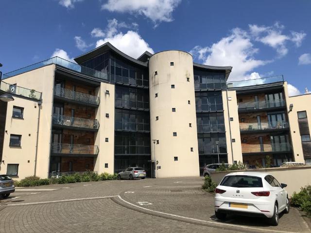 Tunnicliffe Close, SWINDON, SN3 2 bed apartment to rent £1,100 pcm £254 pw