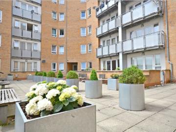 Tuns Lane, Slough SL1, 2 bed flat to rent, £1,450 pcm | PrimeLocation