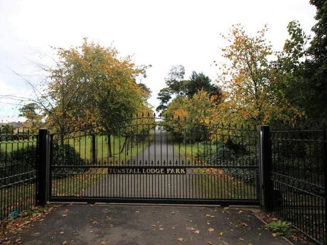 Tunstall Lodge 7 bed house to rent £2,300 pcm £531 pw