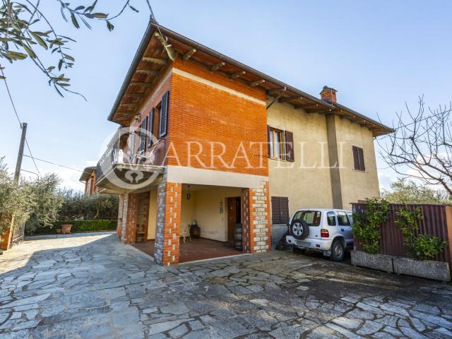 Tuoro sul Trasimeno, grazioso villino di circa 280mq con gar. 280m² Tuoro sul Trasimeno