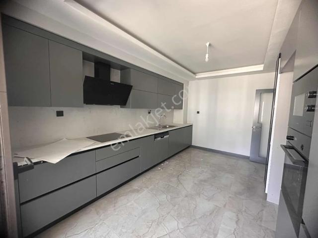 Tual Mabeyin Konakları 5+1 Büyük Tip Satılık Arakat Daire