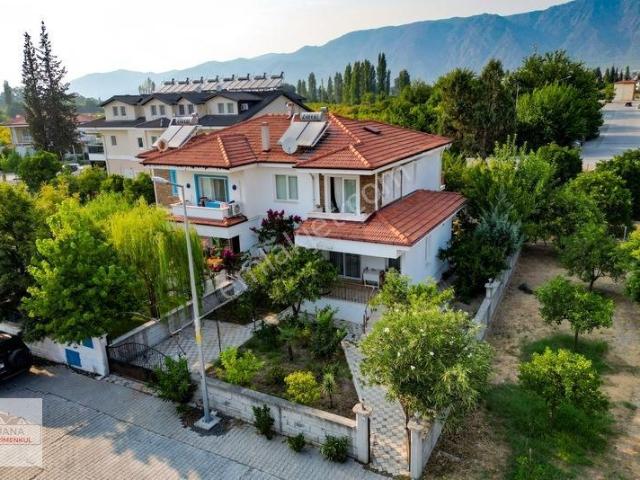 Tuana Emlak'tan Köyceğiz Ulucami'de Satılık 3+1 Villa