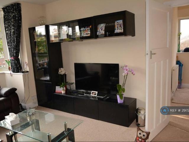 Tubbenden Lane, Orpington, BR6 3 bed semi detached house to rent £2,425 pcm £560 pw