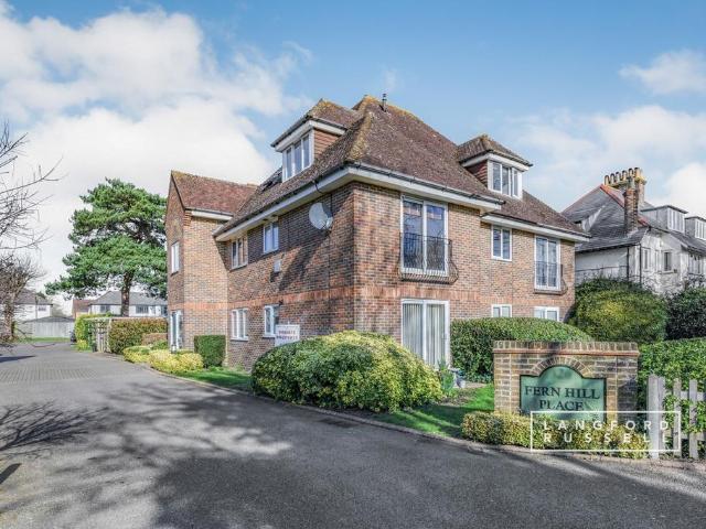 Tubbenden Lane South Orpington BR6 2 bed flat to rent £1,750 pcm £404 pw